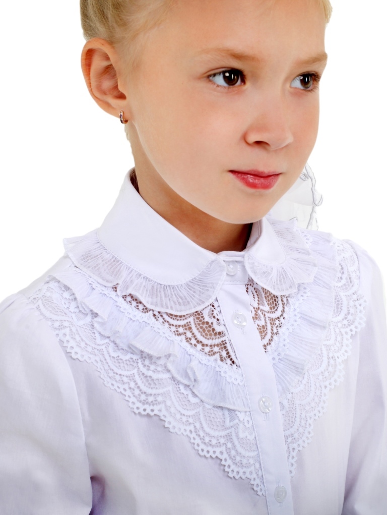 Блузка со вставкой из гипюра